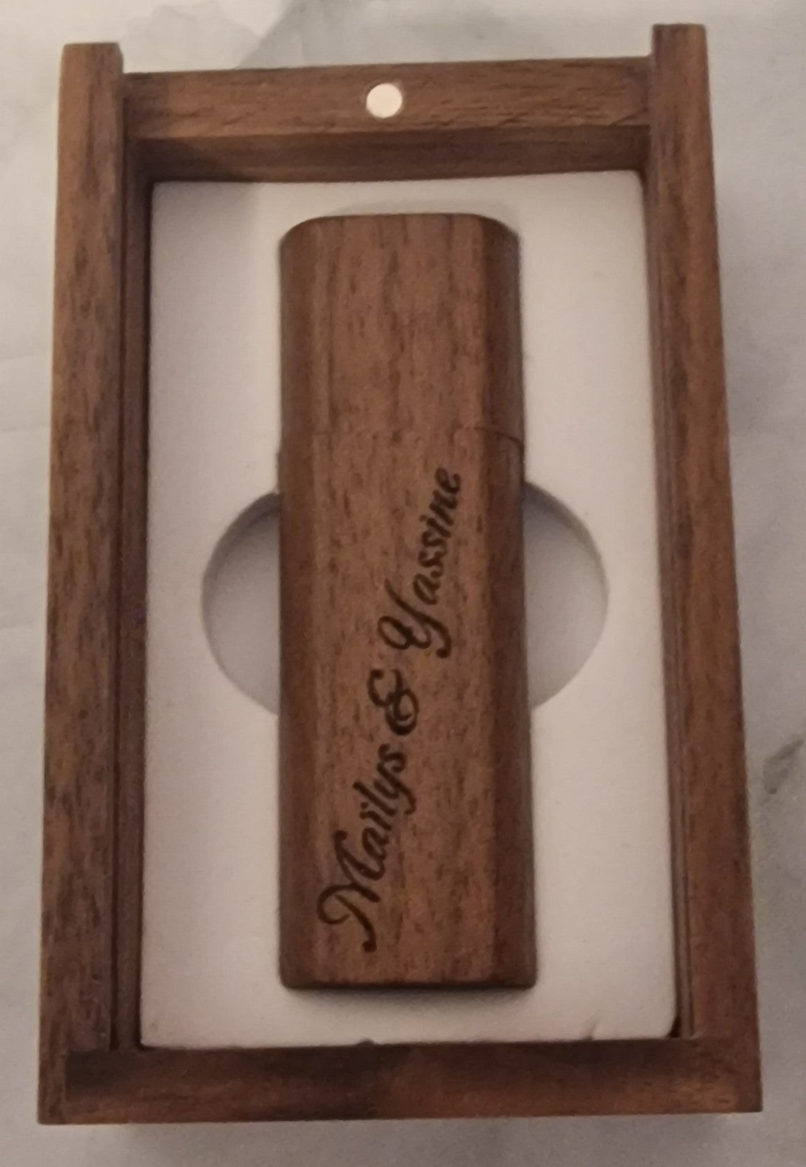 Coffret Clé USB en Bois Gravé 32 Go - Cadeau Mariage