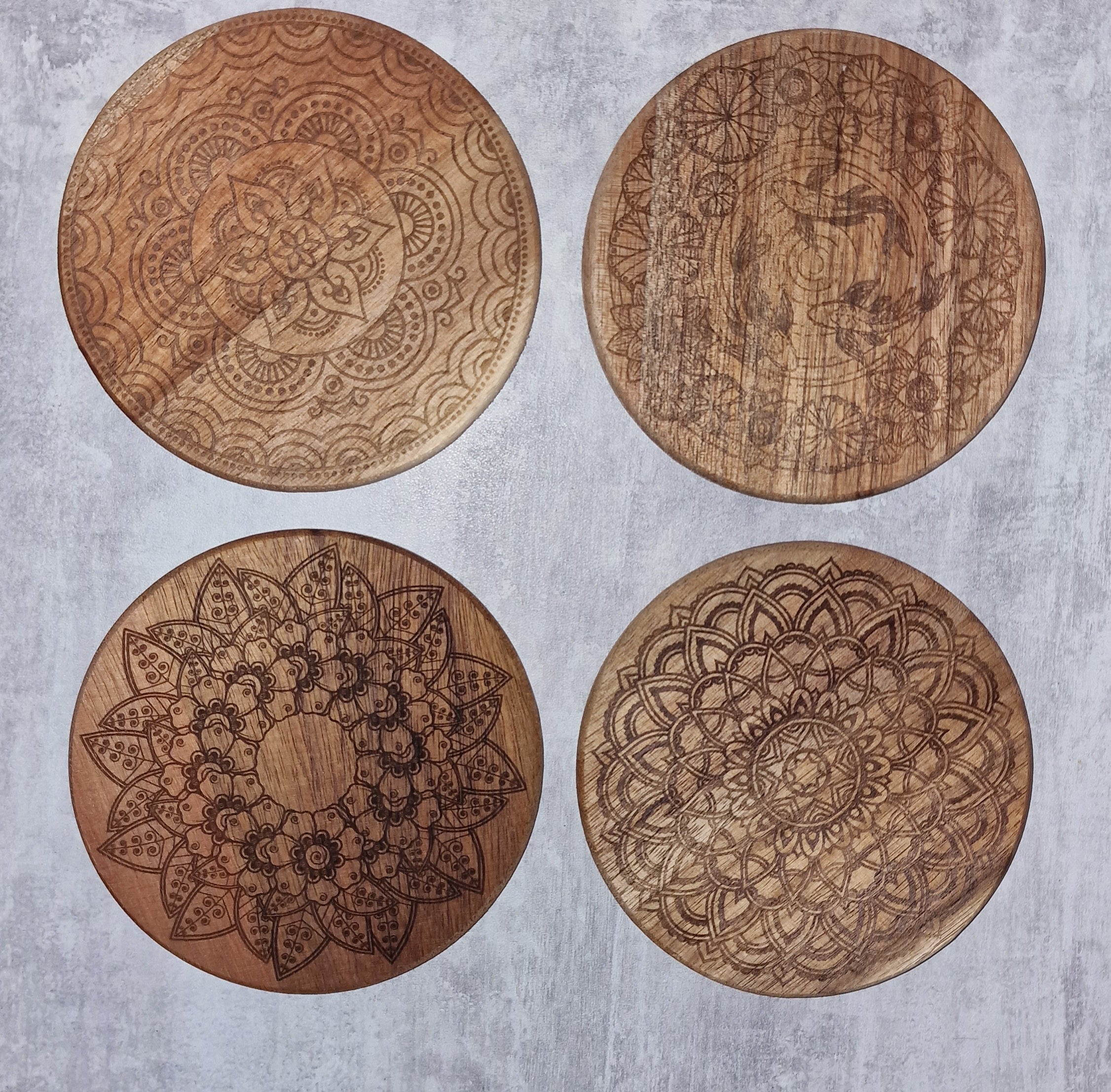 Dessous de Verres en Bois Qualité Supérieure Gravés au Laser - Lot de 4